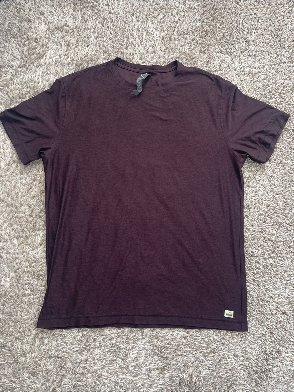 Vuori Men's Short Sleeve Crew Tee Burgundy Heather Size L Performance Stretchy